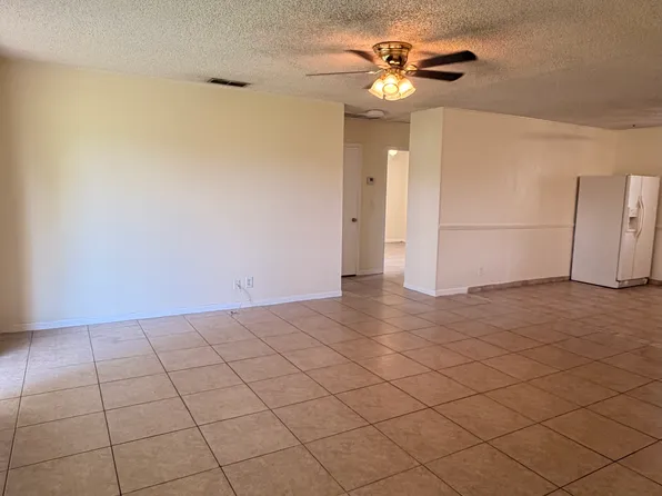 1584 E Breezy Ln #1584, West Palm Beach, FL 33417
