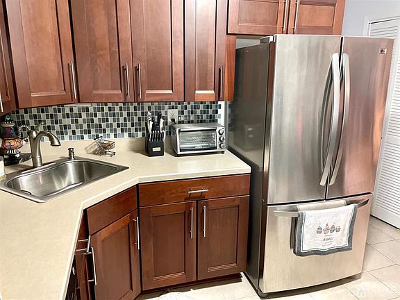 4th image of 165 Essex Ave APT 504