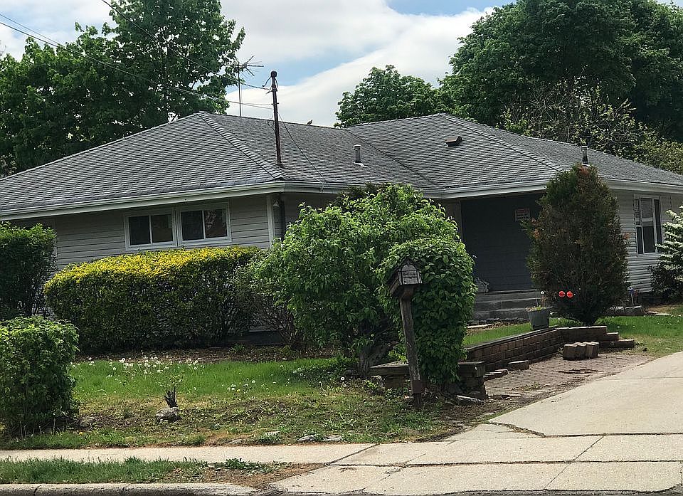 2nd image of 64 William St