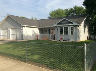 205 E 5th St, Okawville, IL 62271