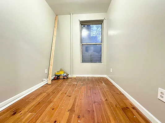 Rented by Bruma Realty LLC | media 9