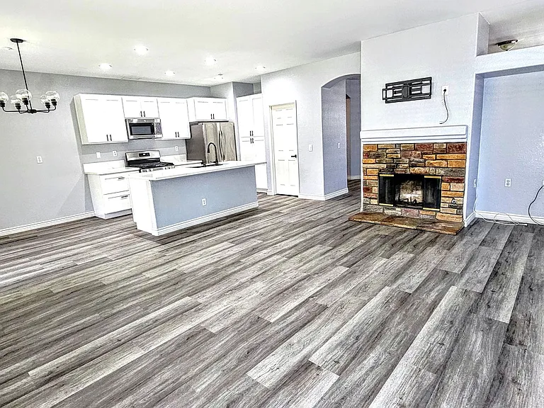 17371 Redmaple St — Photo 5