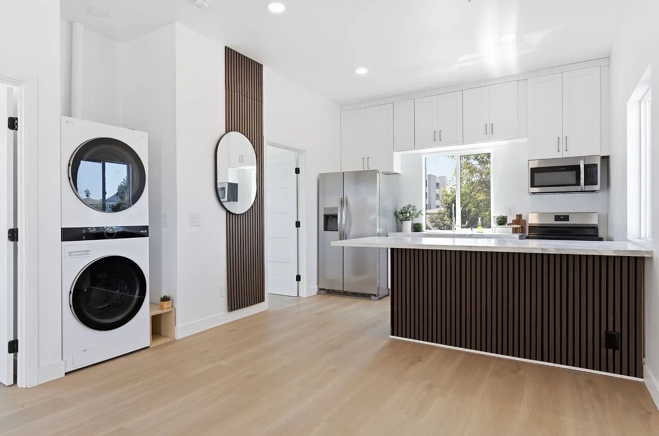 2812 Meade Ave — Photo 1