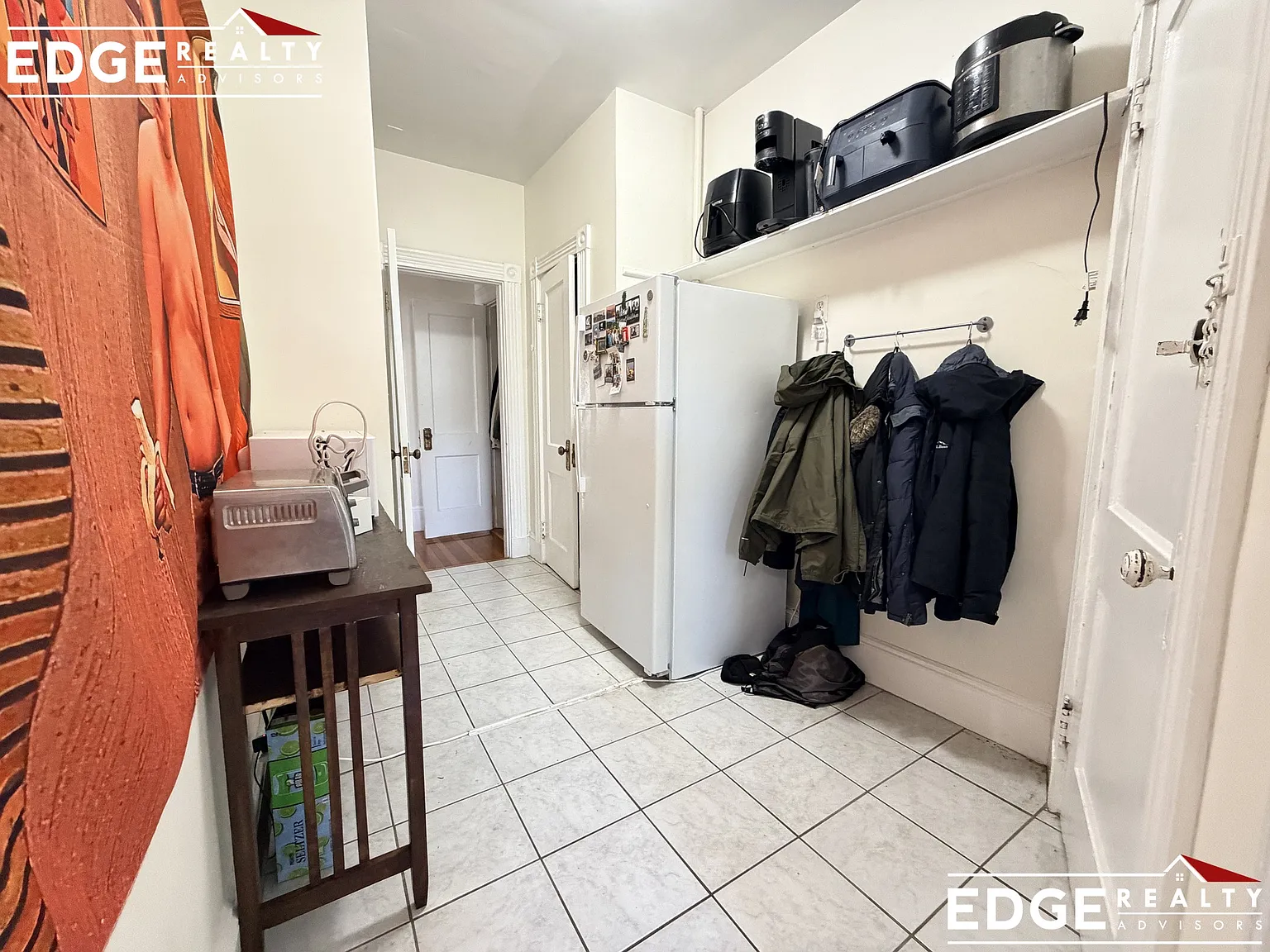 3 bed, 1400 sqft, $3,250 — Photo 2