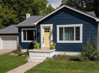 825 Phillips St, South Haven, MI 49090