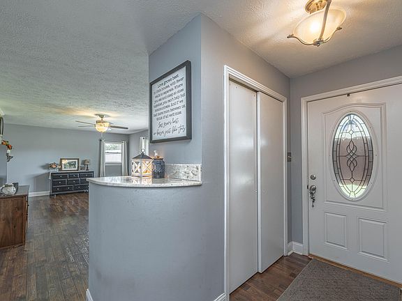 4th image of 125 Skyview Dr