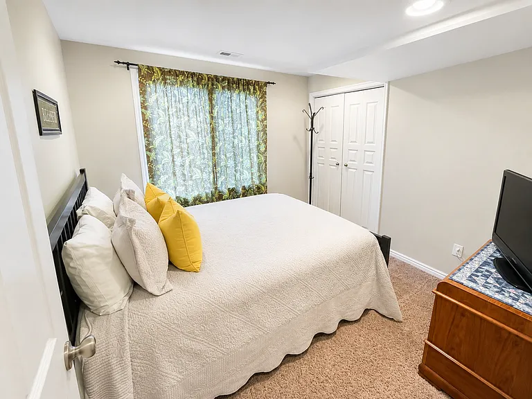 4457 N Briarwood Ln — Photo 8