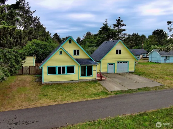111 Vela Street SW, Ocean Shores, WA 98569