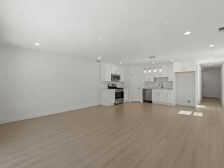 2565 Lexington St #2565 — Photo 16