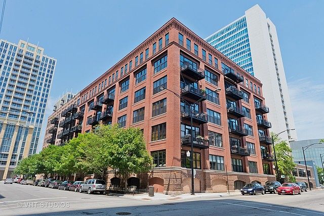 1st image of 520 W Huron St APT 613