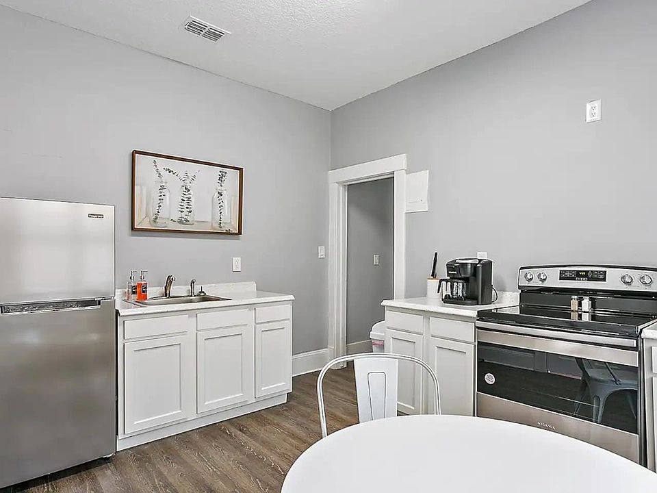 1st image of 45 W 10th St #45