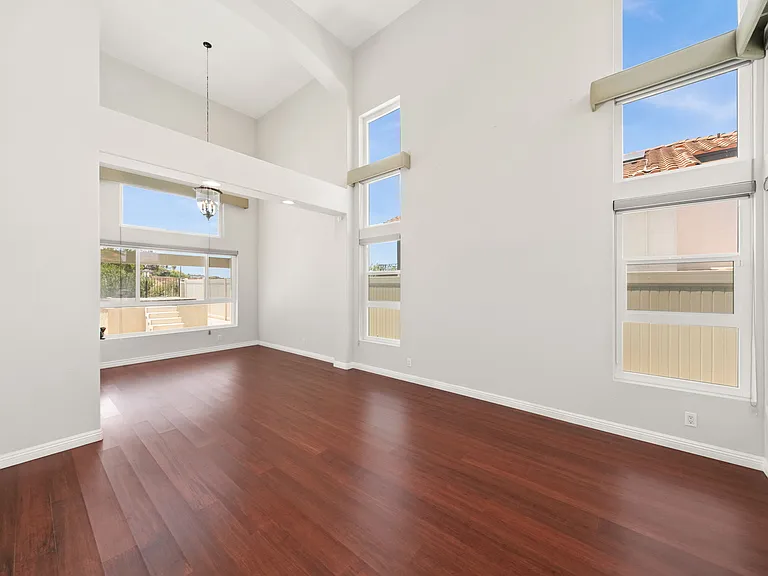 1068 Pacific Hill St — Photo 11