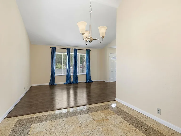 663 Albion Dr — Photo 9