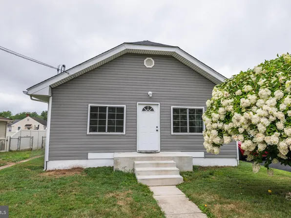 1111 Grieb Ave, Bristol, PA 19007