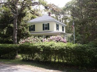 5 Squeteague Harbor Rd, Cataumet, MA 02534