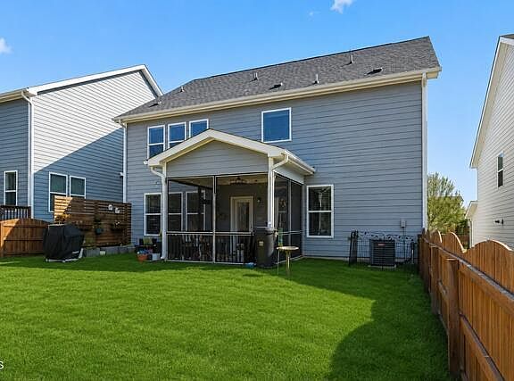 3rd image of 404 Atwood Dr
