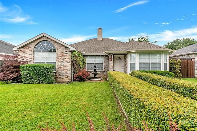 1st image of 5922 Royalcrest Dr