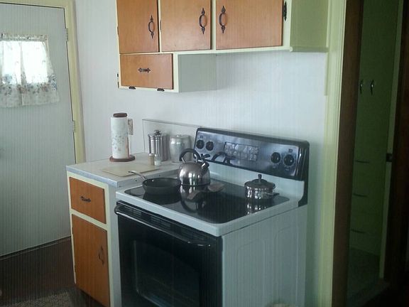 3rd image of 1730 Wellesley Dr