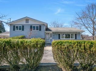 3177 Gomer St, Yorktown Heights, NY 10598