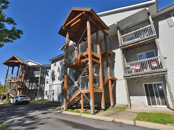 60 Goodine St #209, Fredericton, NB E3B 9N5