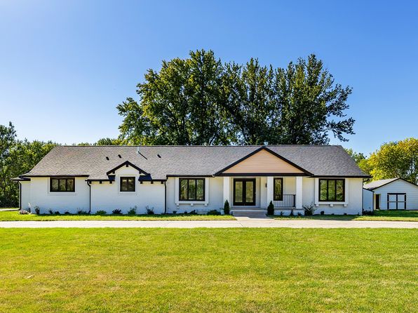 10318 NW 106th Ave, Granger, IA 50109