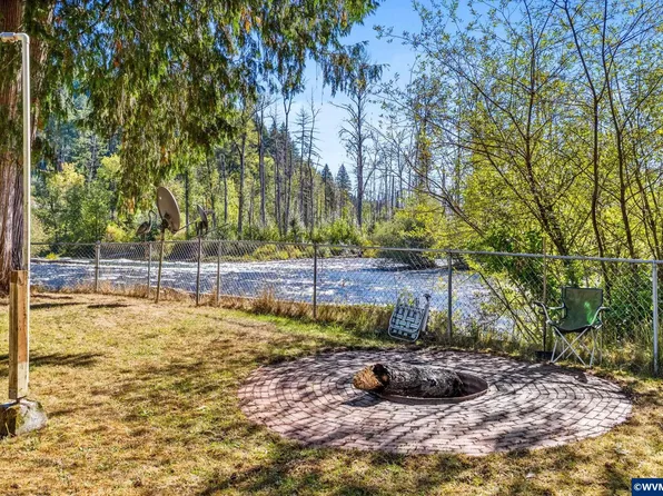 40637 Shoreline Dr, Lyons, OR 97358