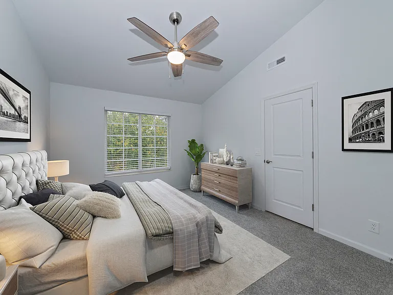 Ivy Hills Living Spaces — Photo 25