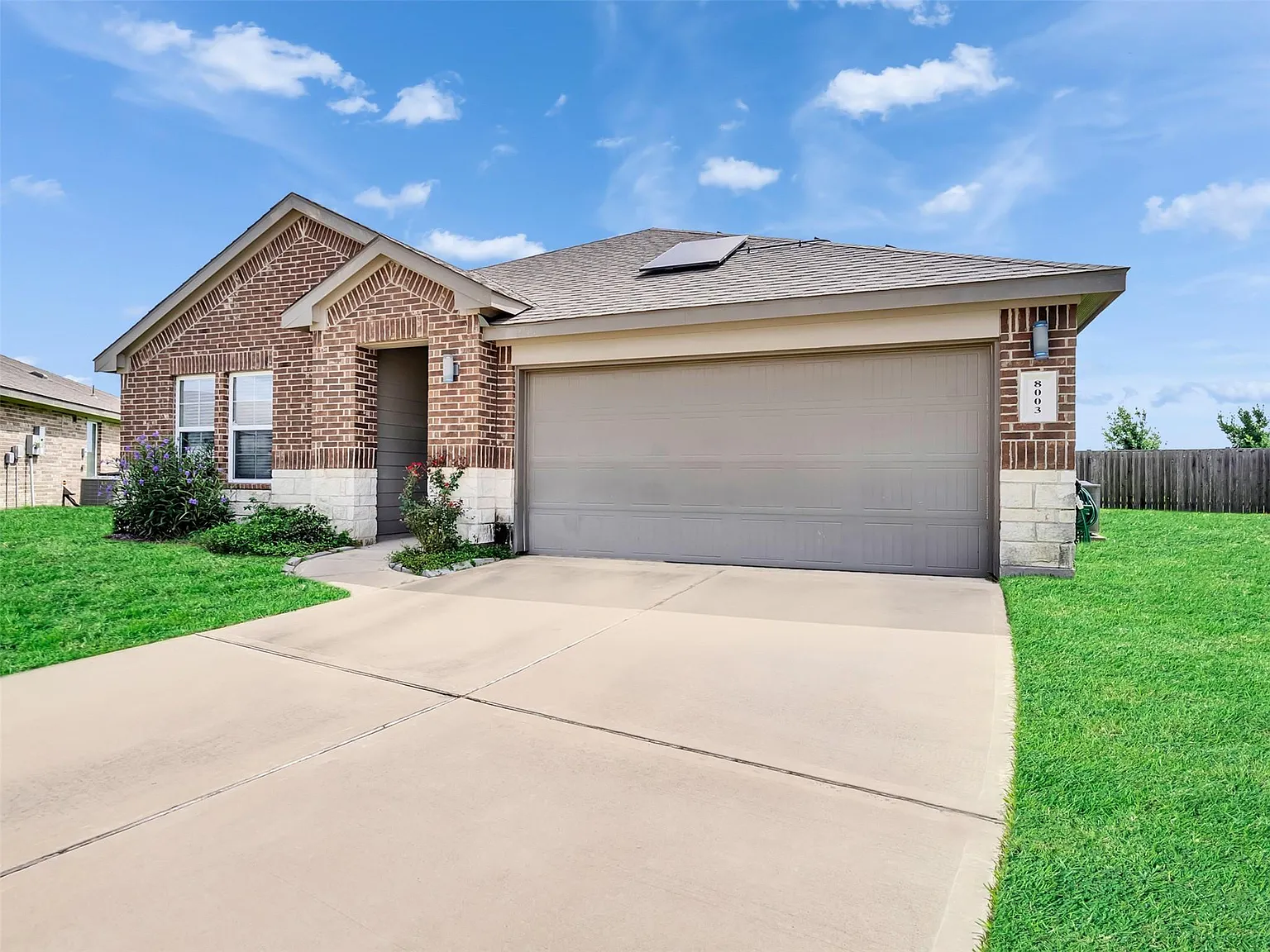 4 bed, 2.0 bath, 1900 sqft, $2,090 — Photo 1