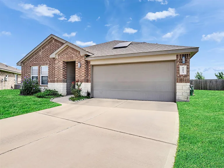 8003 Black Forest Ln — Photo 1