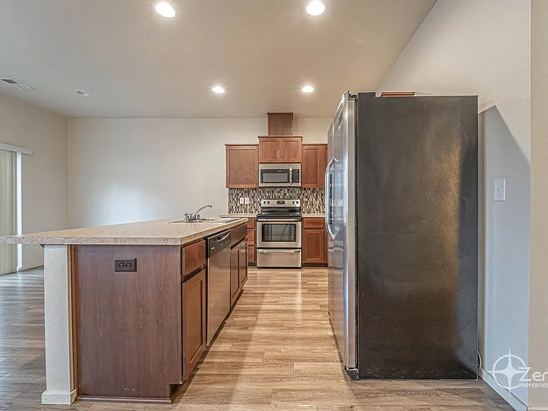 1400 NE 85th Way — Photo 18