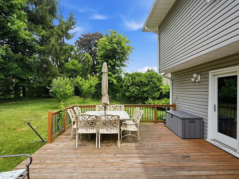 16 Baldwin Ln — Photo 20