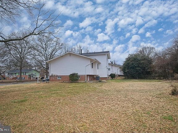 4th image of 8912 Keewatin Rd