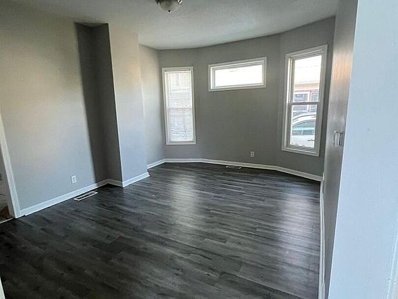 5th image of 1509 N Gaines St