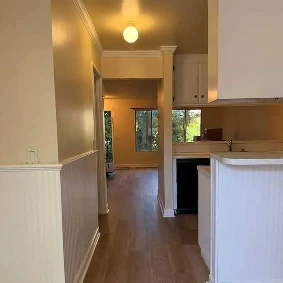 Montecito Apartments — Photo 11