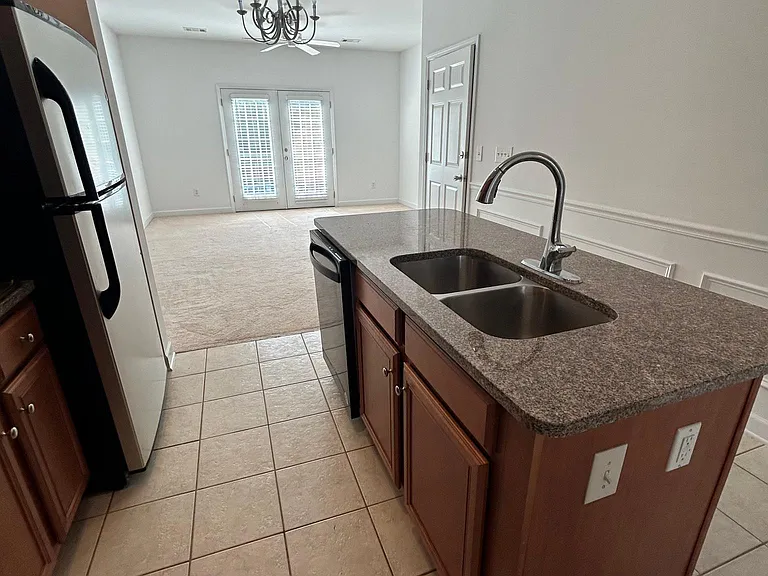 2798 Howard Ave #D — Photo 10
