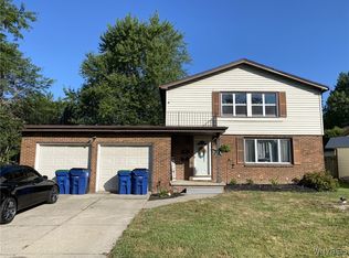52 Acacia Dr, Amherst, NY 14228
