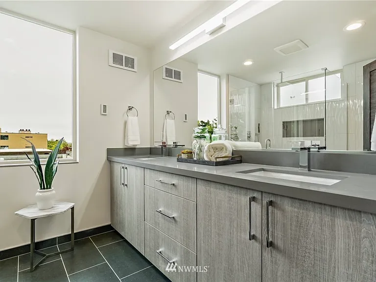 5618 California Ave SW #B — Photo 10