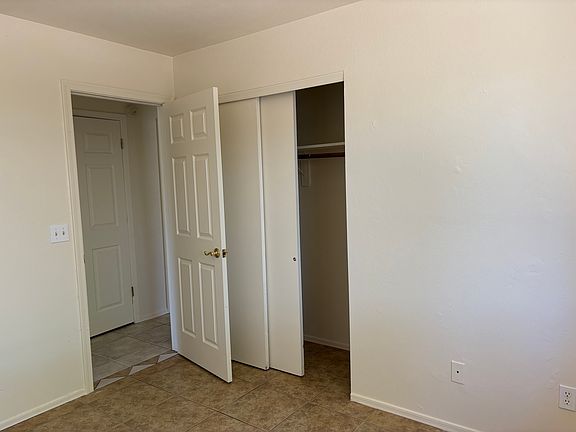 5th image of 4224 E Lee St #1