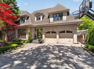 18 Brookfield Rd, Toronto, ON M2P 1A9
