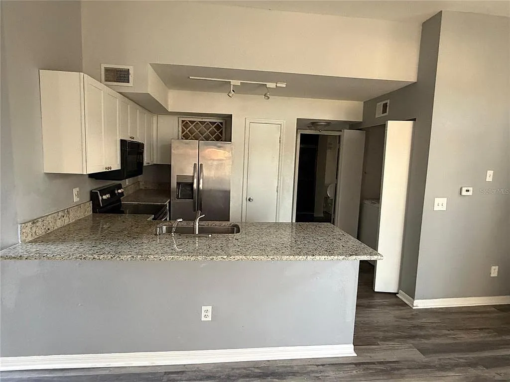Photo 2 of 24 - 7250 Westpointe Blvd #1034 - Orlando, FL Building Photo - 7250 Westpointe Blvd #1034