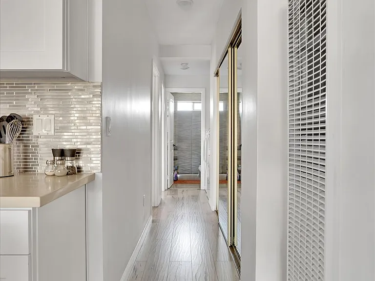 1138 W 52nd St — Photo 18