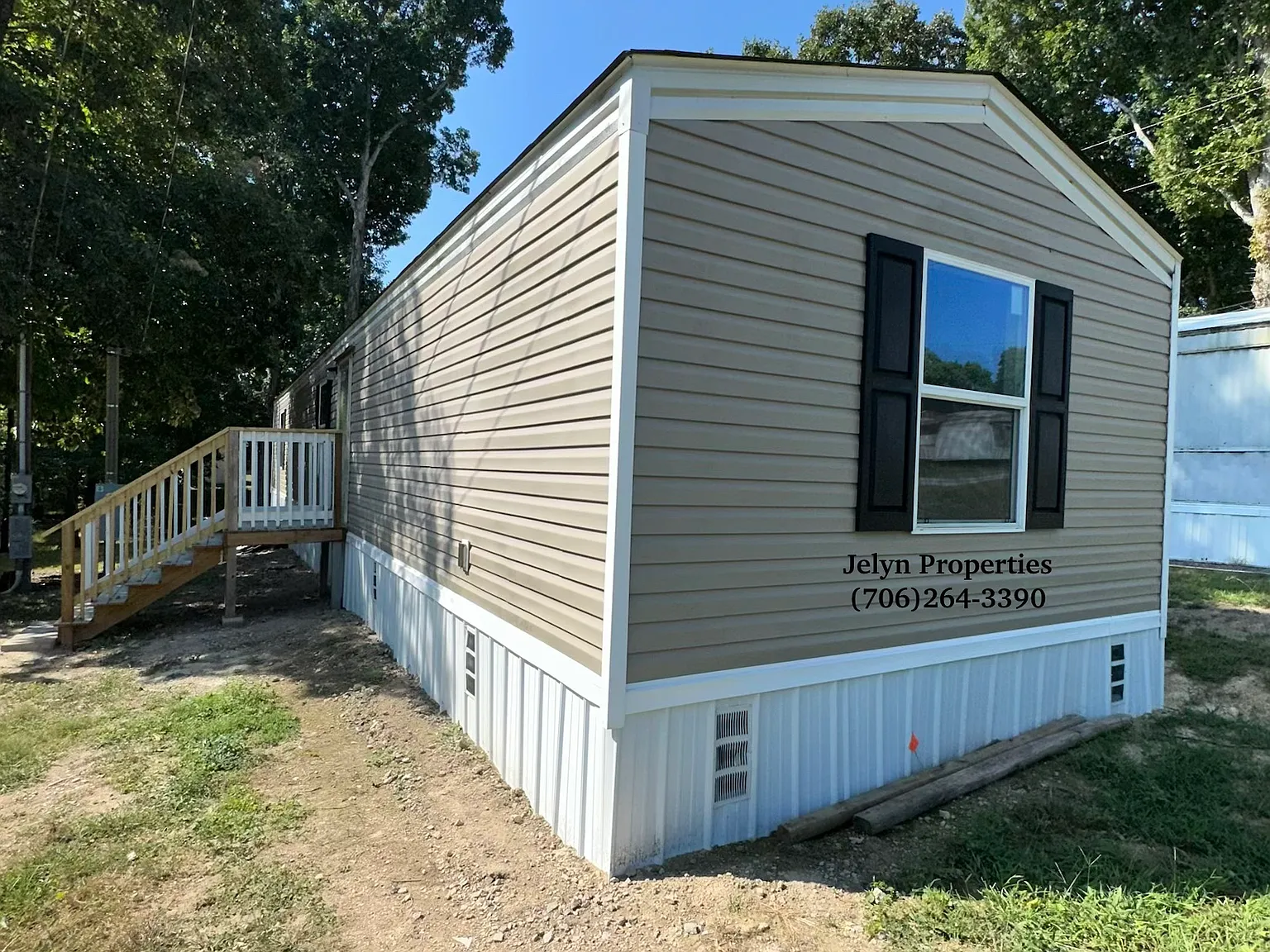 3 bed, 980 sqft, $900 — Photo 1