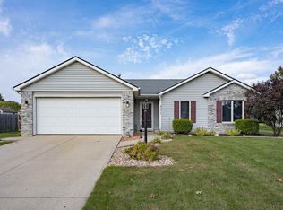 4014 Three Oaks Dr, Fort Wayne, IN 46809