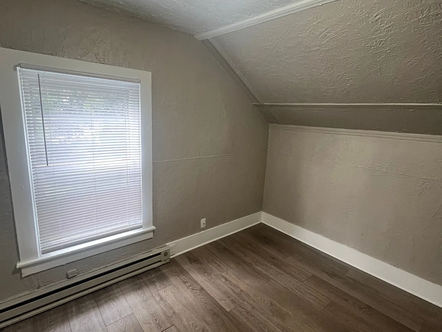 1211 High Avenue - 1 — Photo 4