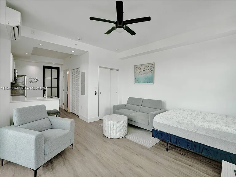 4100 SW 64th Ave — Photo 12