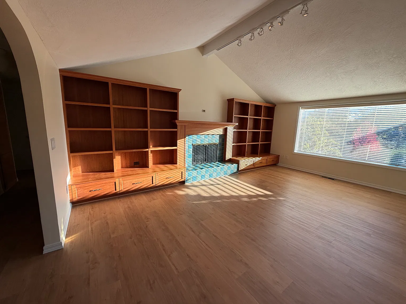 4 bed, 2750 sqft, $3,500 — Photo 3