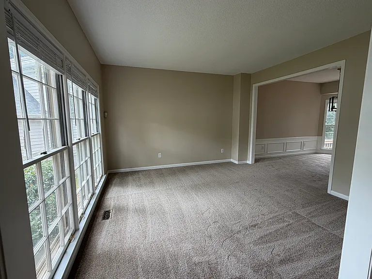 4760 Tanners Spring Dr — Photo 9