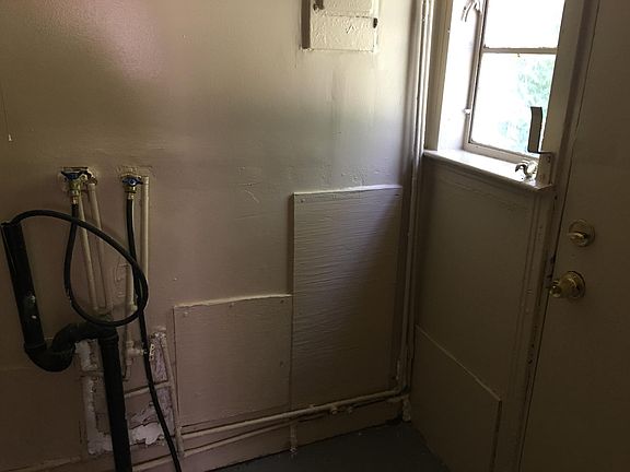 4th image of 6737 Bellefontaine Ave