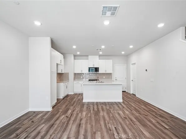 9833 Crossbay Loop #703, Jurupa Valley, CA 92509