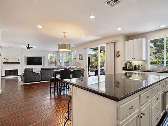 4th image of 1736 Weatherwood Ct